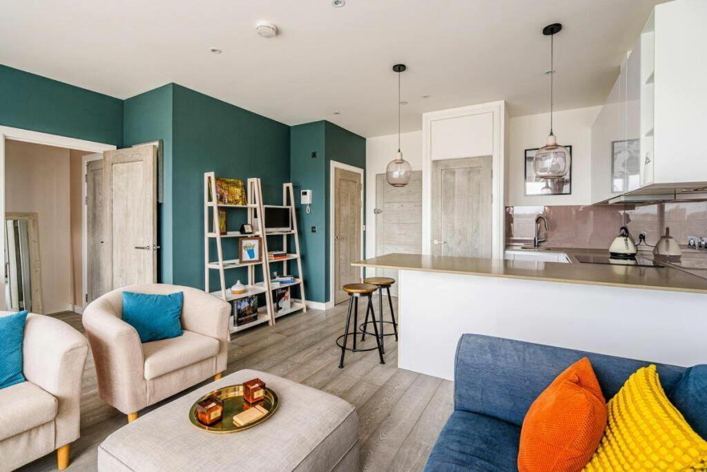 Easystay Bath Road Слау Экстерьер фото