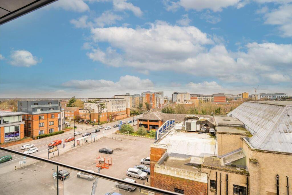 Easystay Bath Road Слау Экстерьер фото